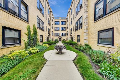 2536 N Kedzie Unit 304, Chicago, IL 60647