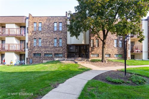 2263 Country Club Unit 26, Woodridge, IL 60517