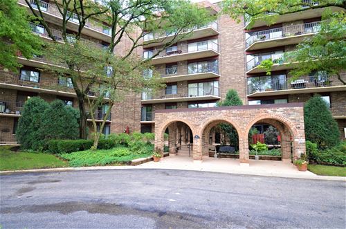 111 S Baybrook Unit 109, Palatine, IL 60067