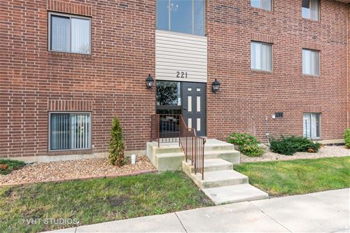 221 E Janata Unit 1A, Lombard, IL 60148