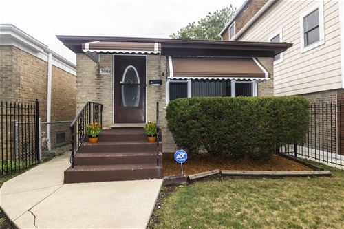 3066 N Sacramento, Chicago, IL 60618