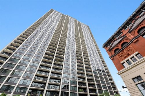 1560 N Sandburg Unit 3105, Chicago, IL 60610