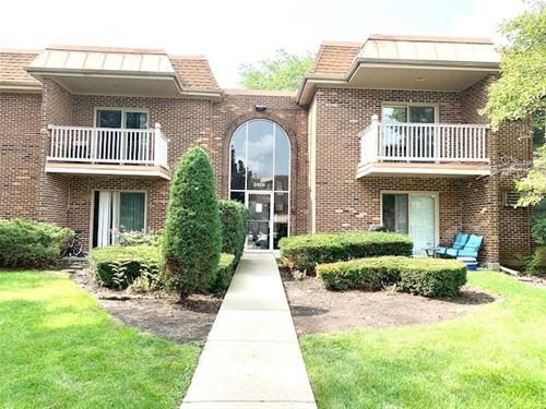 2426 N Kennicott Unit 2D, Arlington Heights, IL 60004