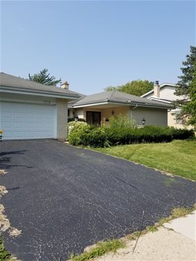 1318 S Mitchell, Arlington Heights, IL 60005