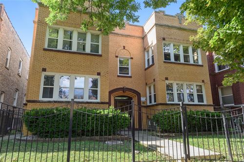 4145 W Barry Unit 1E, Chicago, IL 60641