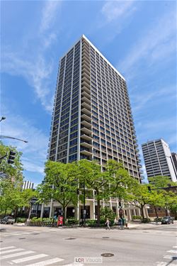 88 W Schiller Unit 407L, Chicago, IL 60610