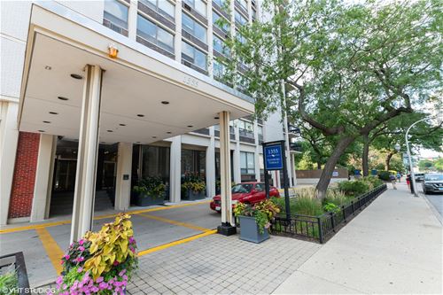 1355 N Sandburg Unit 207, Chicago, IL 60610