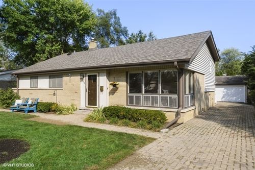 829 Appletree, Deerfield, IL 60015