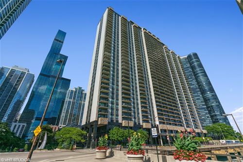 400 E Randolph Unit 2410, Chicago, IL 60601