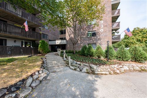 930 Taylor Unit 311, Gurnee, IL 60031