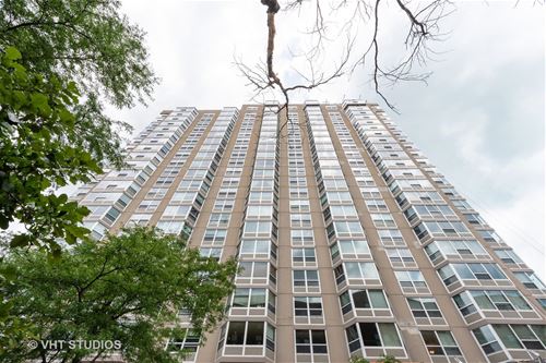 720 W Gordon Unit 19E, Chicago, IL 60613