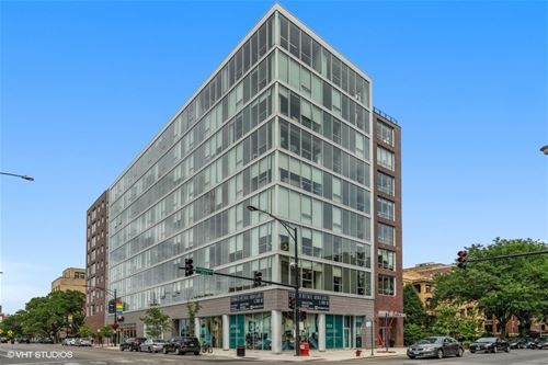 734 W Sheridan Unit 903, Chicago, IL 60613