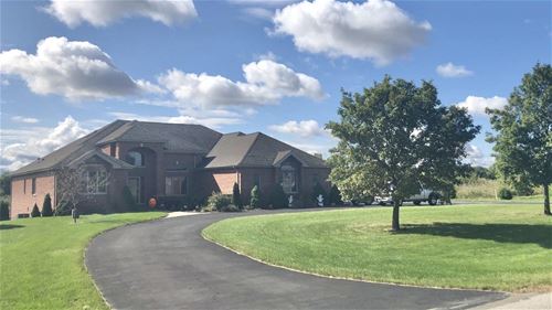 8461 W Blackthorne, Frankfort, IL 60423