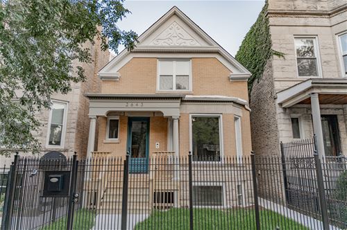 2643 N Sacramento, Chicago, IL 60647