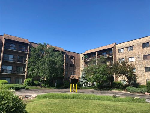 1400 N Elmhurst Unit 314, Mount Prospect, IL 60056