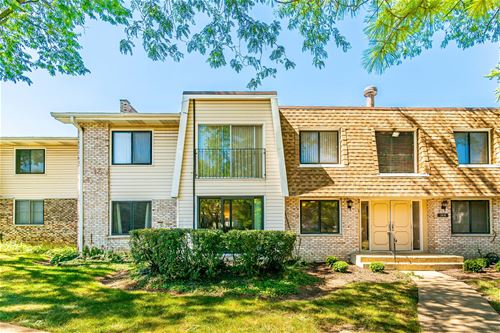 2835 Hobson Unit 4, Woodridge, IL 60517