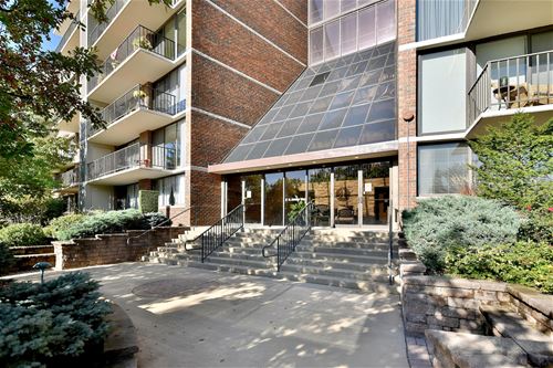 2 S Atrium Unit 109, Elmhurst, IL 60126