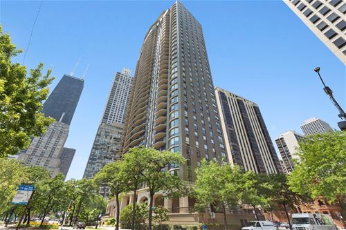 1040 N Lake Shore Unit 9B, Chicago, IL 60611