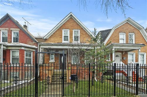 837 N Trumbull, Chicago, IL 60651