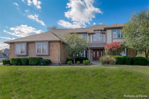 1754 S Naperville, Wheaton, IL 60189