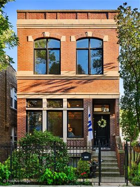 1707 W Nelson, Chicago, IL 60657