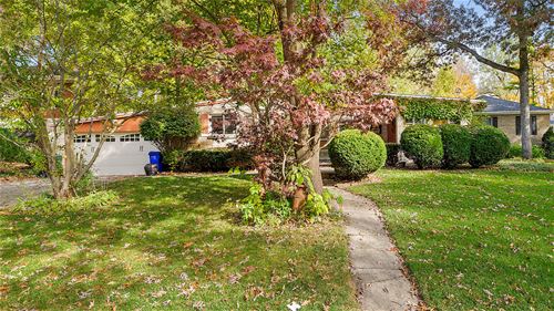 609 Midway Park, Glen Ellyn, IL 60137