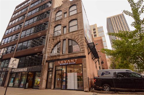 149 W Chicago Unit 3, Chicago, IL 60654