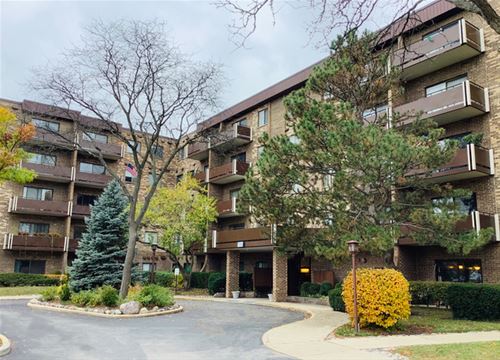 700 Wellington Unit 205, Elk Grove Village, IL 60007