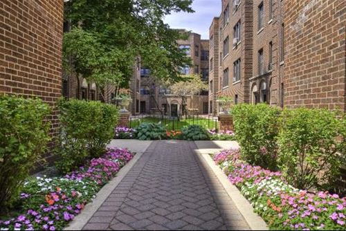 632 W Addison Unit 55, Chicago, IL 60613