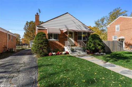 740 Westchester, Westchester, IL 60154