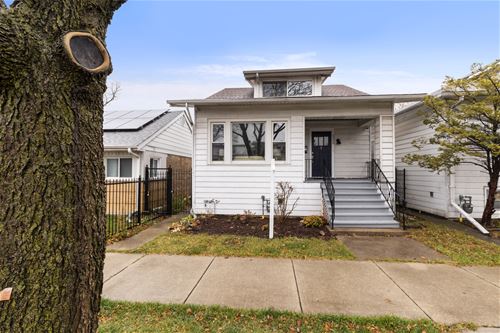 5356 W Waveland, Chicago, IL 60641