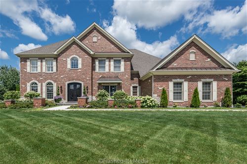39W788 Henry David Thoreau, St. Charles, IL 60175