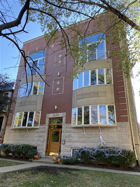 1433 W Belle Plaine Unit 2E, Chicago, IL 60613