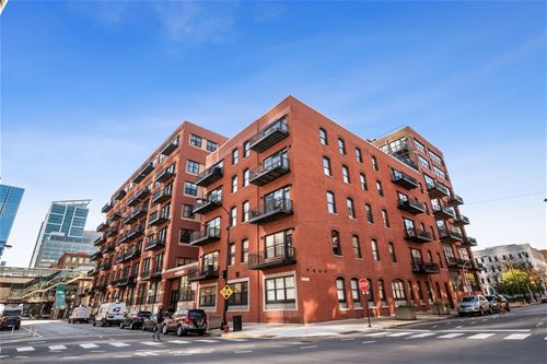 226 N Clinton Unit 404, Chicago, IL 60661