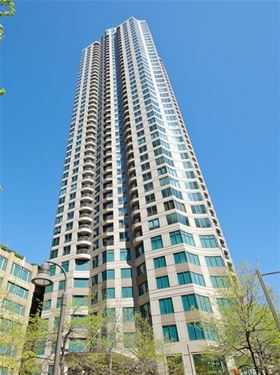 400 N LaSalle Unit 2206, Chicago, IL 60654