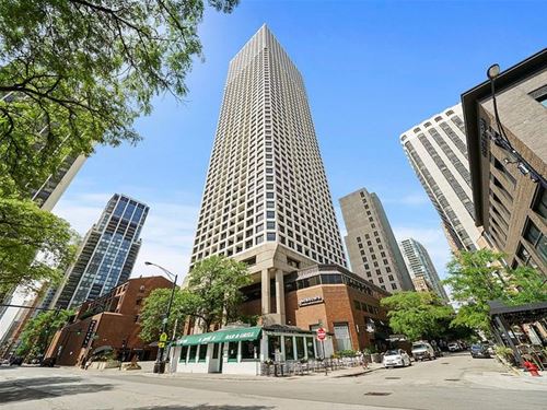 1030 N State Unit 28F, Chicago, IL 60610