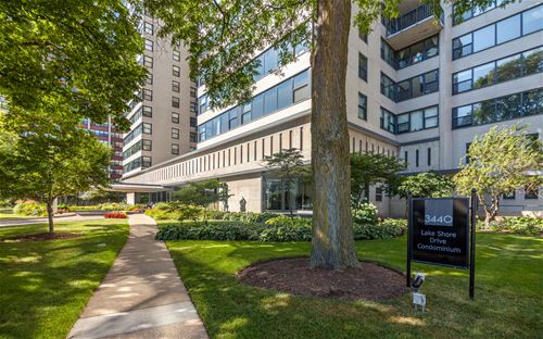 3440 N Lake Shore Unit 15A, Chicago, IL 60657