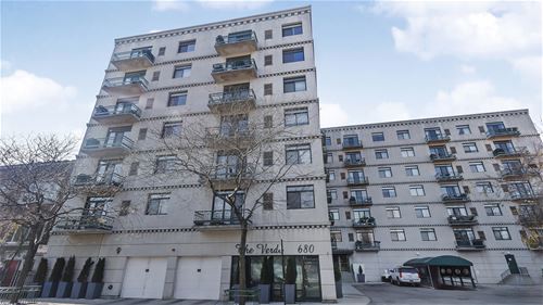 680 N Green Unit 307, Chicago, IL 60642