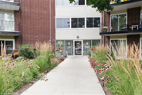 2800 Maple Unit 14C, Downers Grove, IL 60515