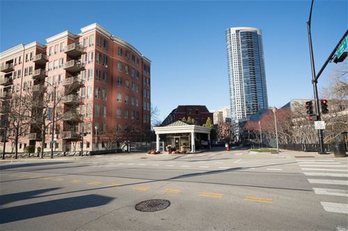 400 N Clinton Unit 401, Chicago, IL 60654