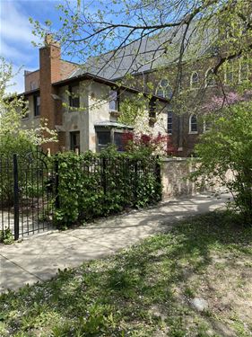 3306 W Pierce, Chicago, IL 60651