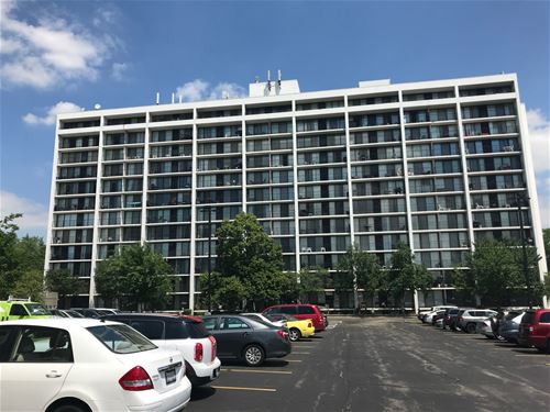 2005 S Finley Unit 206, Lombard, IL 60148