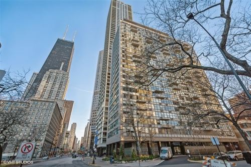 1000 N Lake Shore Unit 305, Chicago, IL 60611