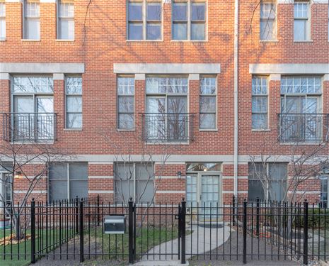 1068 W Fry, Chicago, IL 60642