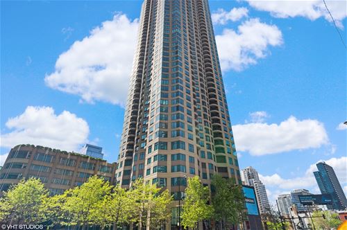 400 N LaSalle Unit 2701, Chicago, IL 60654