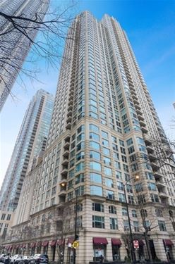 25 E Superior Unit 903, Chicago, IL 60611