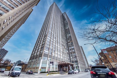 655 W Irving Park Unit 804, Chicago, IL 60613