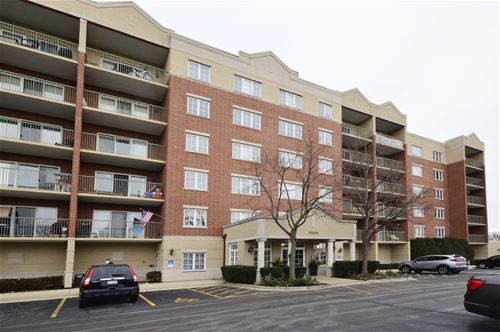 7400 N Lincoln Unit 408, Skokie, IL 60076