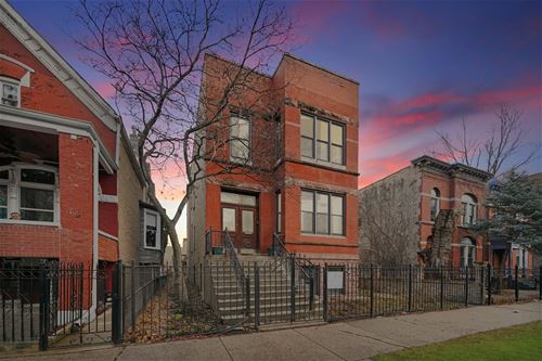 1243 N Hoyne, Chicago, IL 60622