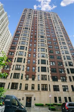 421 W Melrose Unit 21AD, Chicago, IL 60657